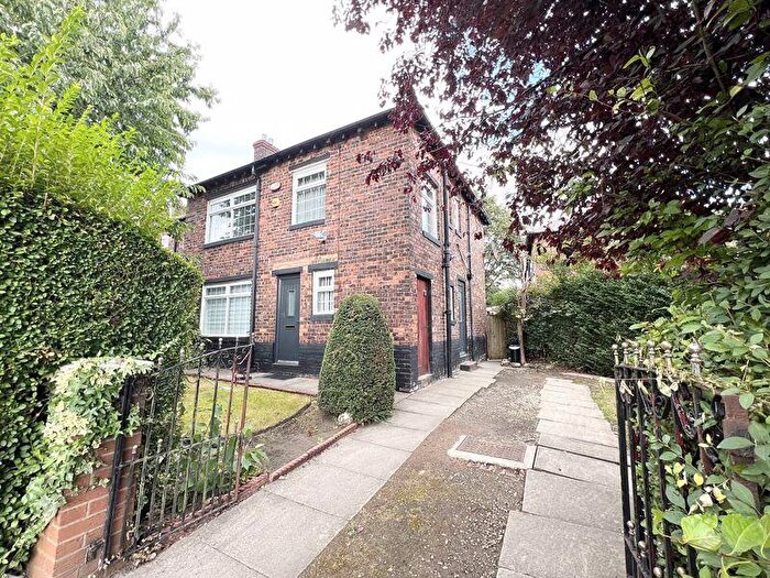 3 Bedroom Semi-Detached House To Rent In Littleton Road, Salford, M7