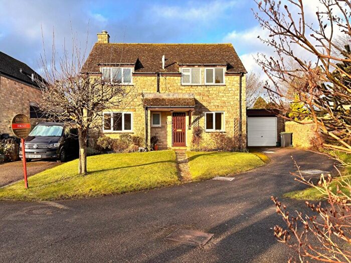 3 Bedroom Link Detached House For Sale In Colletts Close, BH20