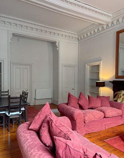 2 Bedroom Flat To Rent In Manor Place, Edinburgh, EH3