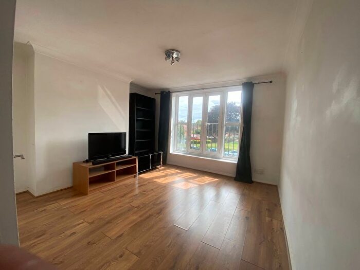 1 Bedroom Flat To Rent In Lilleshall Road, Morden, SM4