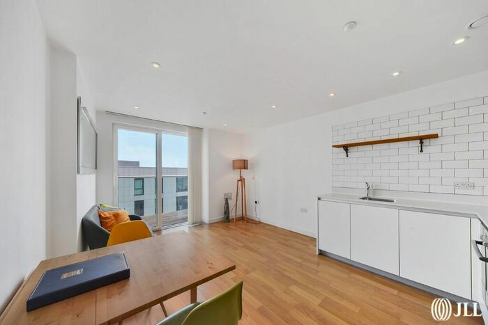1 Bedroom Flat To Rent In Residence Tower, Woodberry Grove, N4