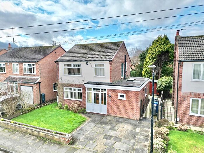 3 Bedroom Detached House For Sale In Reading Drive, Sale, Greater Manchester, M33