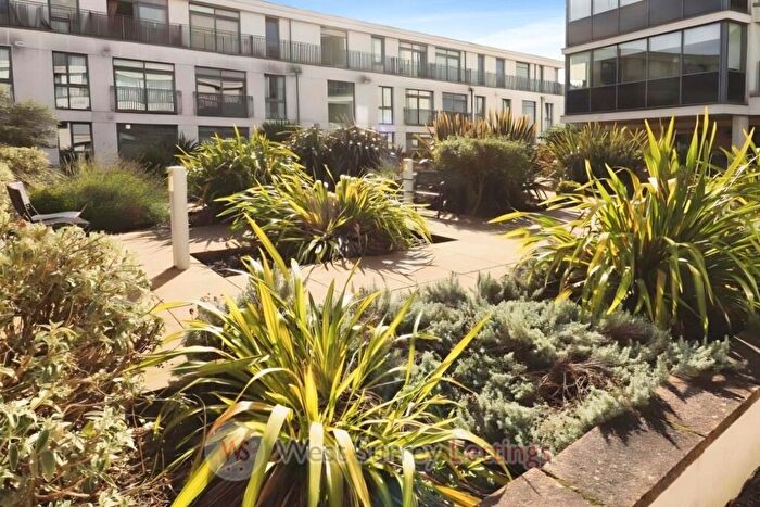 1 Bedroom Flat To Rent In Fox Lane North, Chertsey, KT16