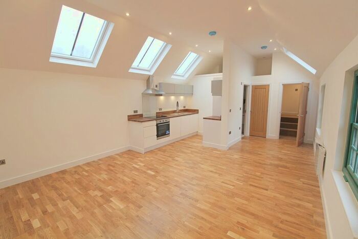 1 Bedroom Flat To Rent In Whitemans Green, Cuckfield, West Sussex, B, RH17