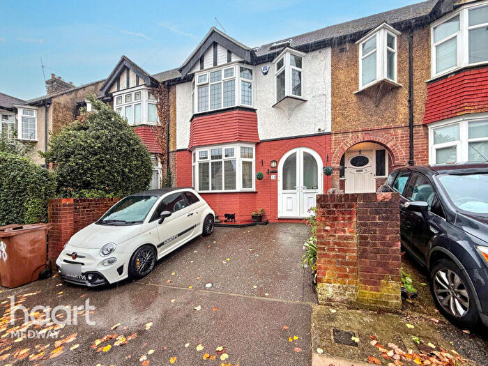 4 Bedroom Terraced House For Sale In Westmount Avenue, Chatham, ME4