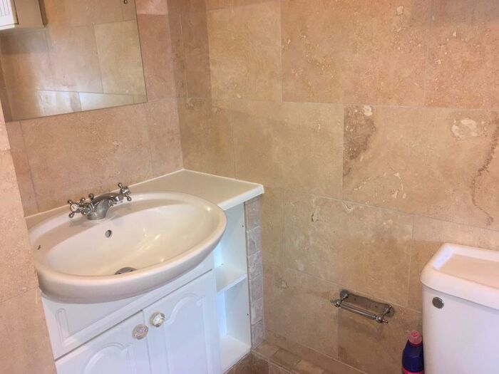 3 Bedroom Detached House To Rent In Comet Close, Ash Vale, GU12