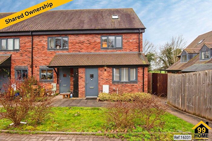 3 Bedroom Terraced House For Sale In Parsonage Crescent, Worcestershire, WR6