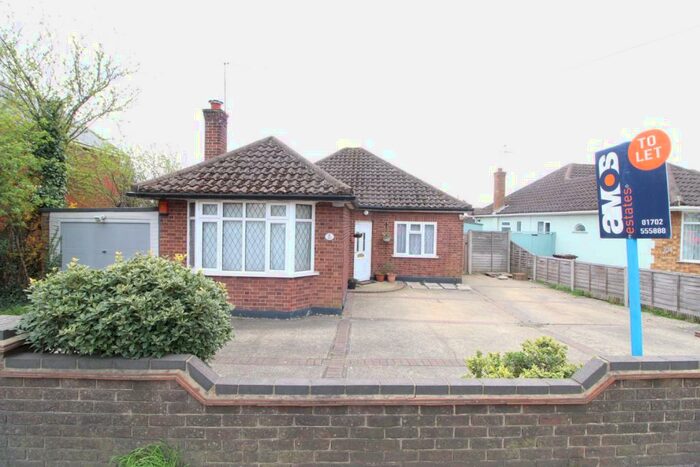 3 Bedroom Bungalow To Rent In Hart Road, Thundersley, Essex, SS7