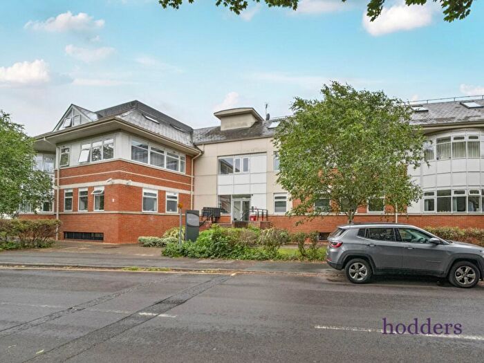 2 Bedroom Apartment To Rent In Chertsey, KT16