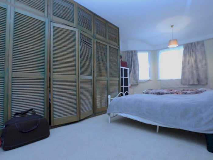 4 Bedroom Property To Rent In Fernleigh Road, London, N21
