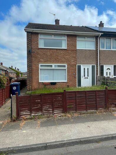 3 Bedroom Semi-Detached House To Rent In Runswick Road, Eston, TS6