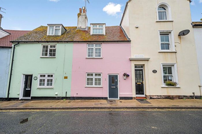 2 Bedroom Cottage For Sale In Church Street, Seaford, BN25