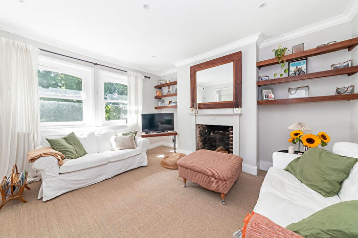 2 Bedroom Apartment To Rent In East Dulwich Road, London, SE22