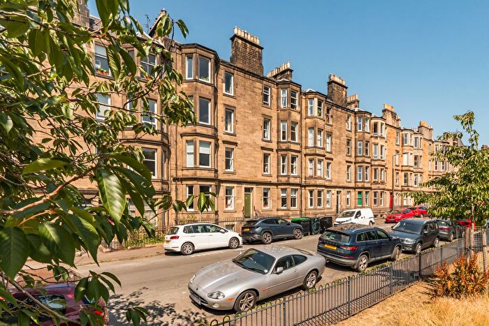 2 Bedroom Flat For Sale In / Harrison Gardens, Edinburgh, EH11