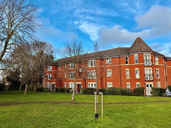 2 Bedroom Apartment For Sale In Goodwin Close, Great Baddow, Chelmsford, CM2