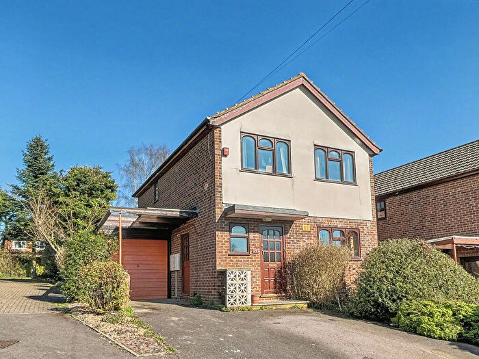 4 Bedroom Detached House For Sale In Sunnybank, Widmer End - No Onward Chain, HP15