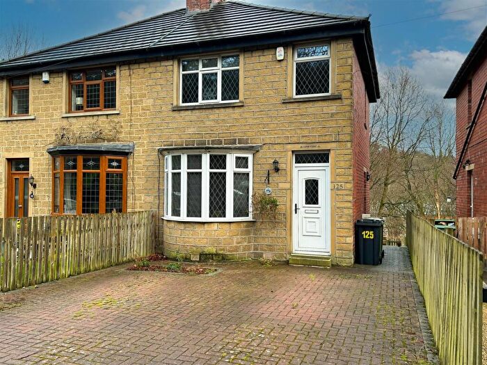 3 Bedroom Semi Detached House For Sale In Meltham Road, Huddersfield, HD4