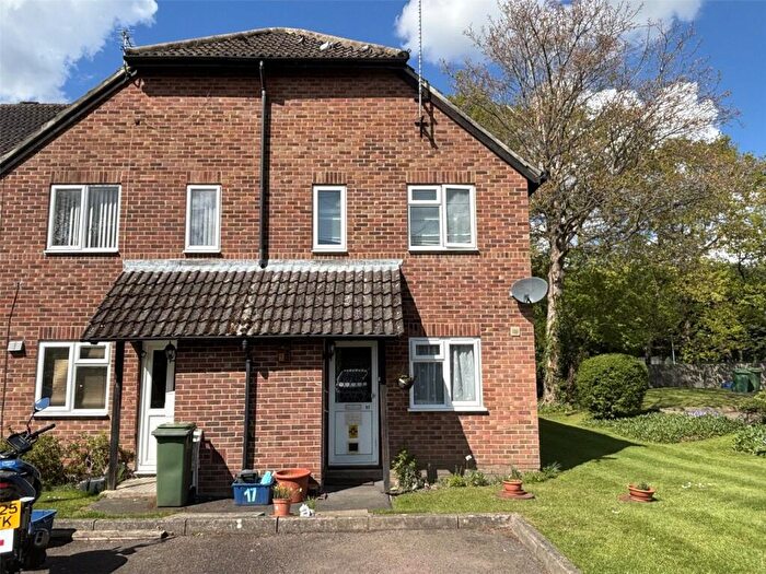 1 Bedroom Maisonette To Rent In Vesey Close, Farnborough, GU14