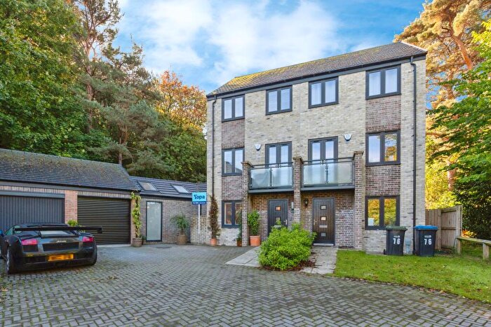 4 Bedroom Town House For Sale In Illingworth Grove, Durham, DH1
