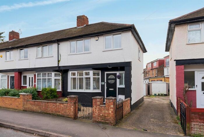3 Bedroom End Of Terrace House To Rent In Warwick Road, West Drayton, UB7