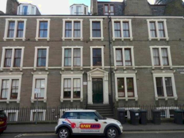 2 Bedroom Flat To Rent In Garland Place, Dundee, DD3