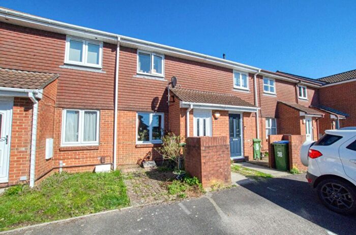 2 Bedroom Terraced House For Sale In Vokes Close, Southampton, Hampshire, SO19
