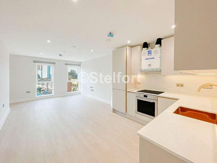 2 Bedroom Flat To Rent In Ravenings Parade, Goodmayes Road, Goodmayes, Ilford, IG3