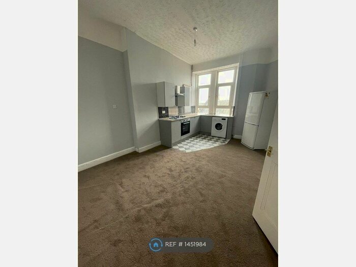 3 Bedroom Flat To Rent In John Wood Street, Port Glasgow, PA14