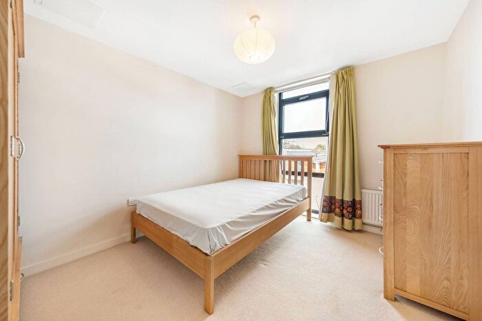 2 Bedroom Flat To Rent In Scott Avenue, Southfields, London, SW15