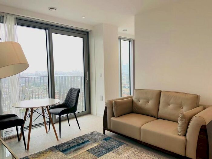 Studio To Rent In The Silk District, London, E1