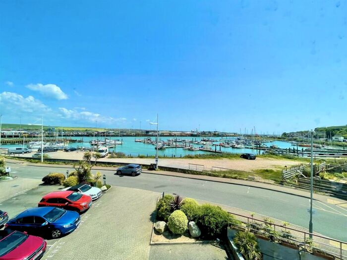 2 Bedroom Flat For Sale In Villandry Fort RoadNewhavenEast Sussex, BN9