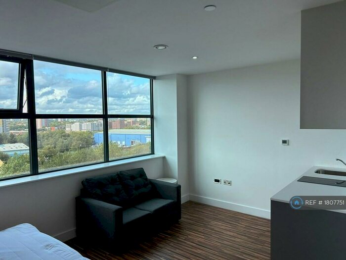 1 Bedroom Flat To Rent In Chester Road, Manchester, M16