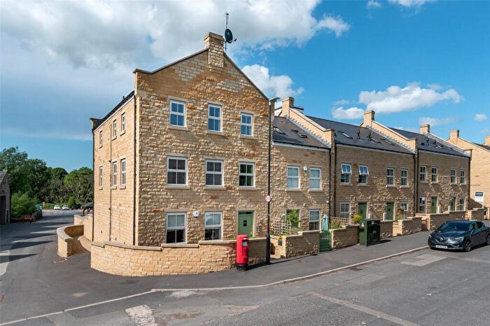 2 Bedroom Flat To Rent In Ilkley Road, Otley, West Yorkshire, LS21