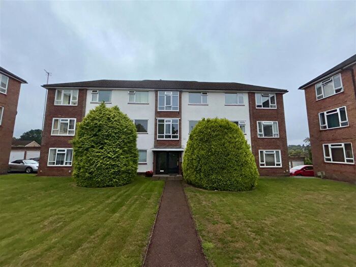 2 Bedroom Flat To Rent In Lichfield Road, Sutton Coldfield, B74