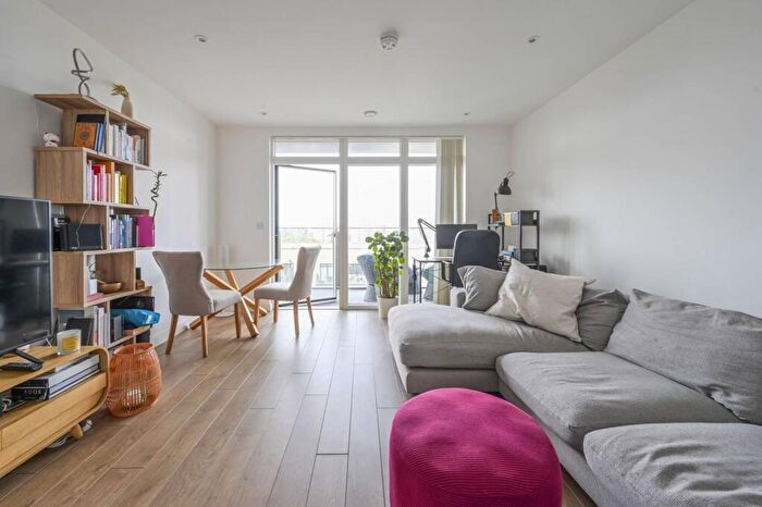 1 Bedroom Flat For Sale In Madeira Street, , Tower Hamlets, London, E14