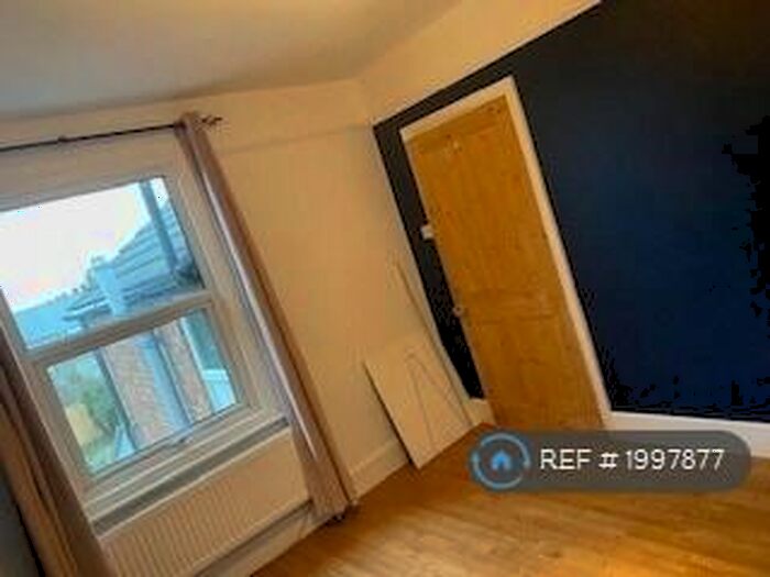 2 Bedroom Semi-Detached House To Rent In Vandyke Road, Leighton Buzzard, LU7