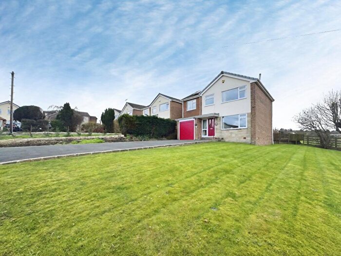 3 Bedroom Detached House For Sale In Ashbourne Croft, Cleckheaton, BD19