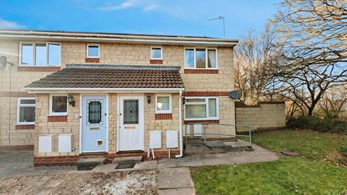 1 Bedroom Flat For Sale In Lark Rise, Yate, Bristol, BS37