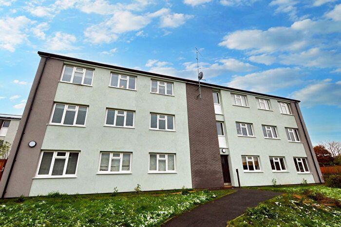 2 Bedroom Flat To Rent In Northend, Leverstock Green, Hemel Hempstead, HP3