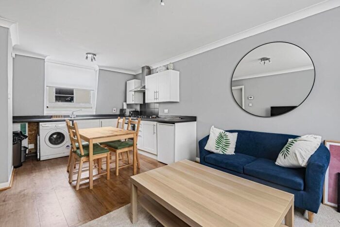 1 Bedroom Flat For Sale In Marine Parade, Brighton, BN2
