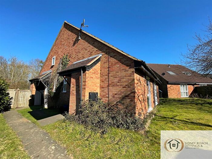 1 Bedroom Semi-Detached House To Rent In Favell Drive, Furzton, Milton Keynes, MK4