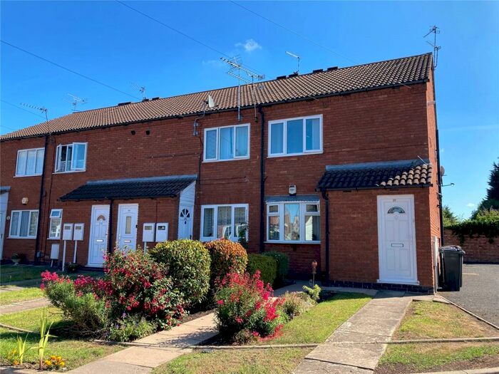 Houses for sale & to rent in LE18 2HH, Falmouth Drive, Wigston All