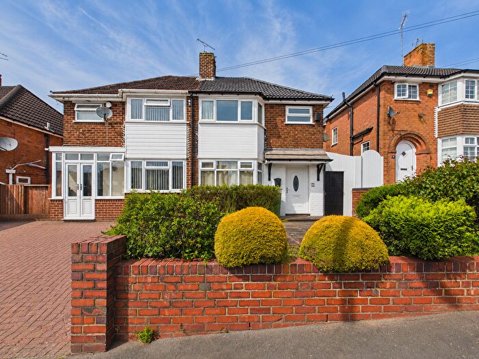 3 Bedroom Semi Detached House To Rent In Castle Road West, Oldbury, B68