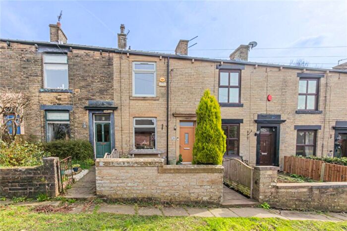 2 Bedroom Terraced House For Sale In North Parade, Newhey, Rochdale, Greater Manchester, OL16