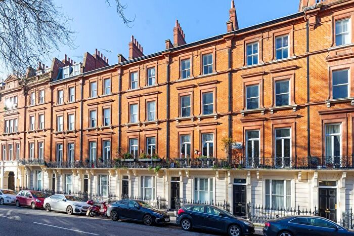 2 Bedroom Terraced House For Sale In Colosseum Terrace, London, NW1