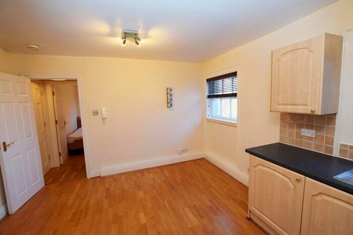 1 Bedroom Flat To Rent In Alton, GU34