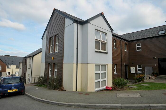 1 Bedroom Flat To Rent In Calver Close, Penryn, TR10