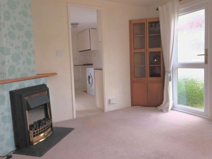 1 Bedroom Bungalow For Sale In St. Brelades Court, Crouch House Road, Edenbridge, TN8