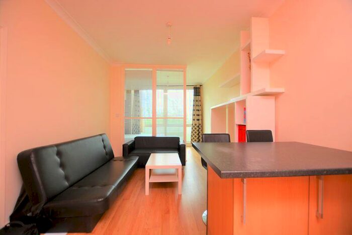 Studio To Rent In High Street, Slough, SL1