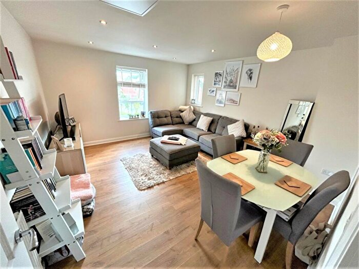 2 Bedroom Apartment For Sale In Fullers Ground, Eagle Farm South, Milton Keynes, MK17